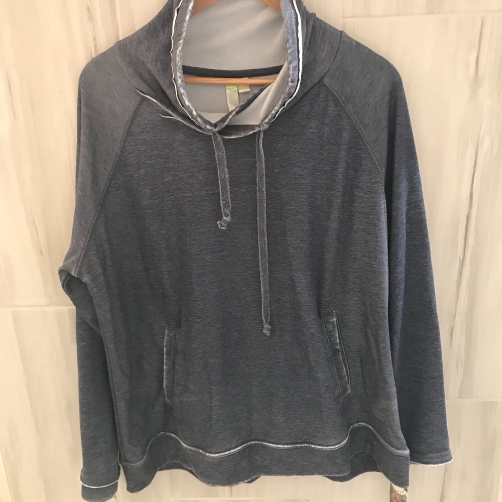 Blue pullover